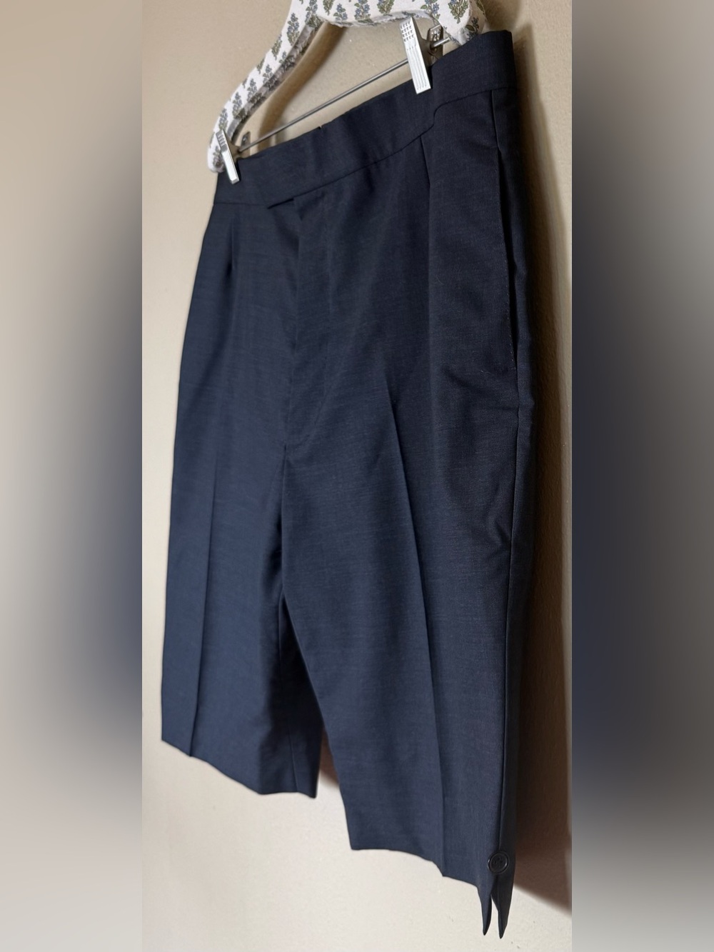 THOM BROWNE Dark Grey Super 120s Twill Classic Backstrap Wool Shorts Size 3 - Picture 3 of 8